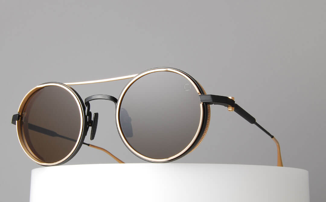 AKONI  ERIS_MATTE BLACK/GOLD