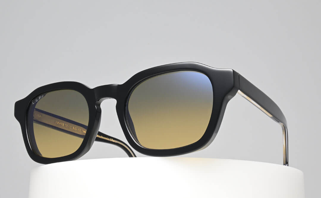 KIGALI _ 01D (PHOTOCHROMIC GLASS)