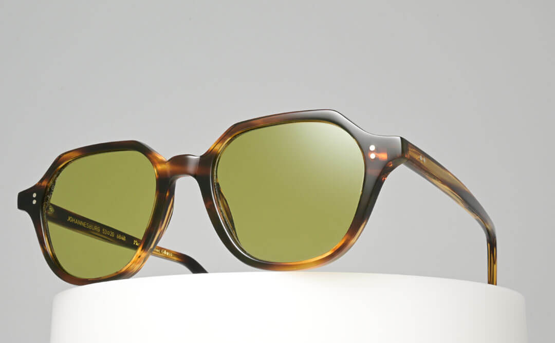 JOHANNESBURG _ 90 (PHOTOCHROMIC GLASS)