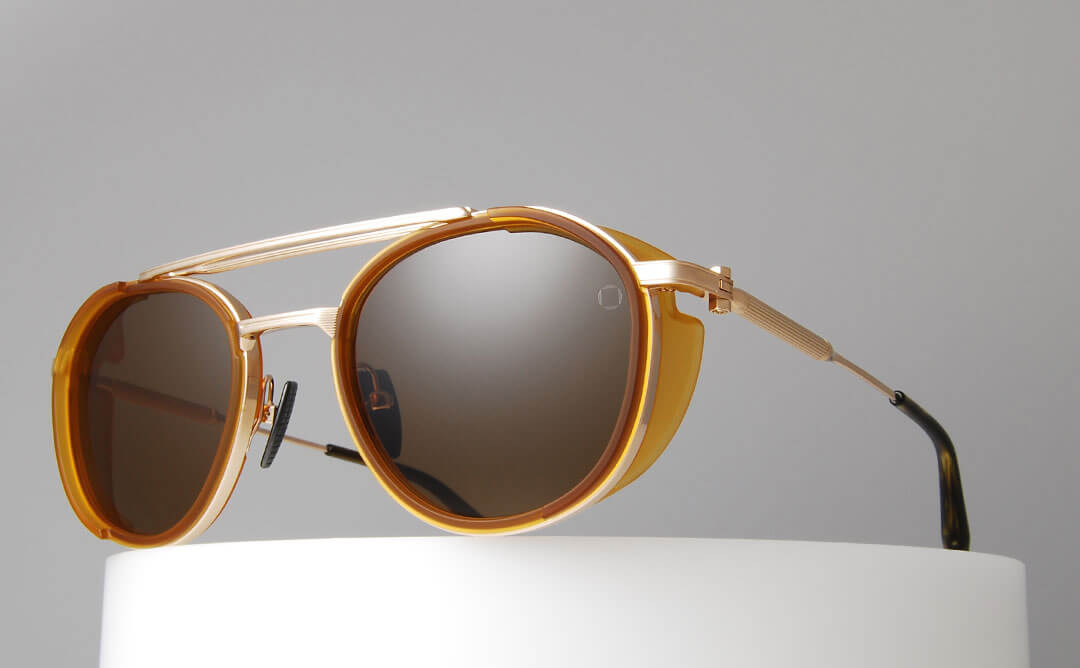 SKYMAPPER_BRUSHED WHITE GOLD/CRYSTAL AMBER