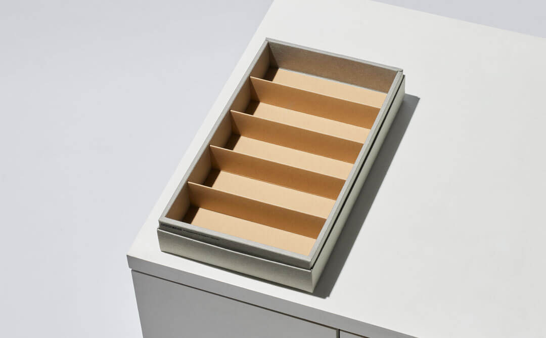 中目黒のアイウェア(眼鏡　メガネ　サングラス)ショップWONDEROUS EYEWEAR RESORT(ワンダラスアイウェアリゾート)オリジナルのアイウェアコレクションボックス。sand beige サンドベージュ